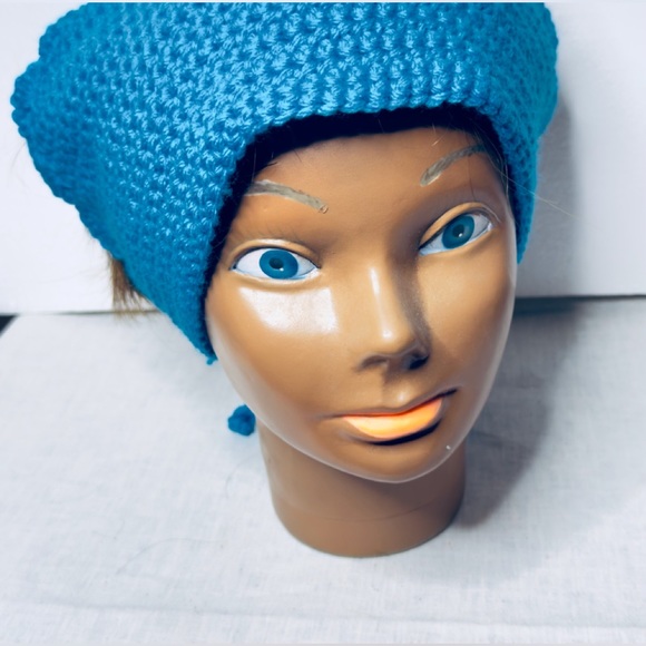 Bonnets - Picture 2 of 5